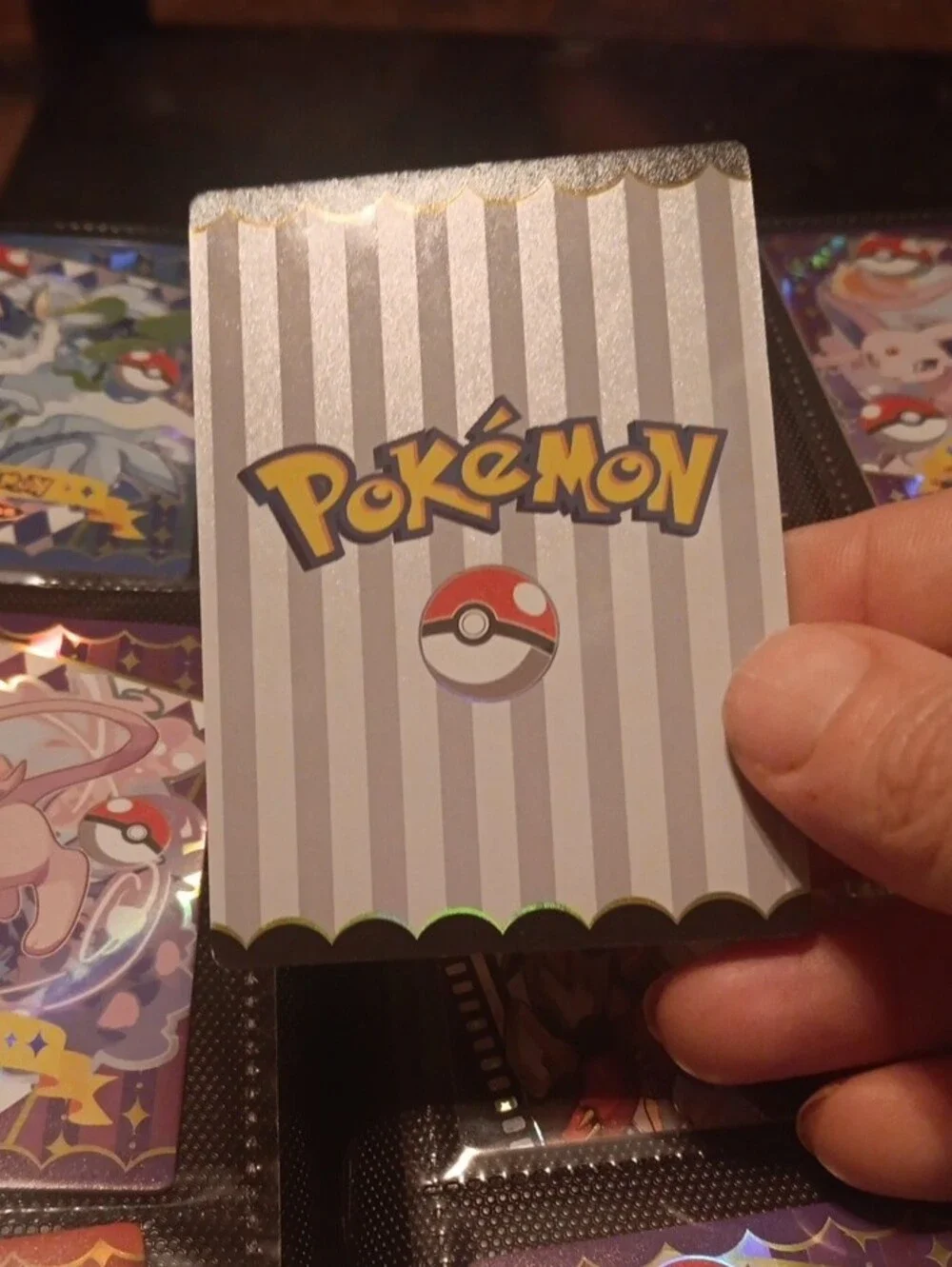 Pokemon Flareon Holographic Card - Red and Gold